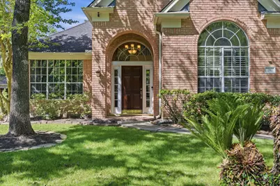 26 E Sterling Pond Circle, The Woodlands, TX 77382 - Photo 4