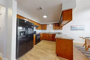 10429 Schaper Rd, Galveston, TX 77554 - Photo 10