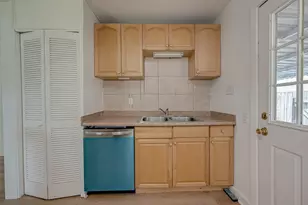 2051 Santa Rosa St, Houston, TX 77023 - Photo 12