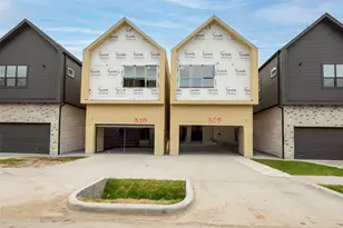 310 E 35th St, Houston, TX 77018 - Photo 4