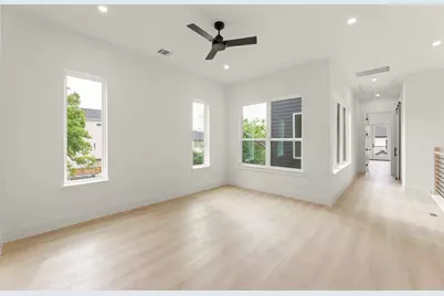 310 E 35th Street, Houston, TX 77018 - Photo 24