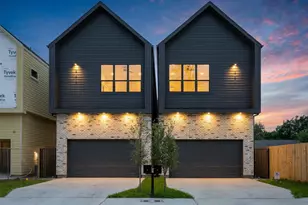 310 E 35th St, Houston, TX 77018 - Photo 2
