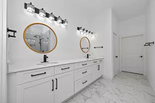 8006 Longridge Dr, Houston, TX 77055 - Photo 32