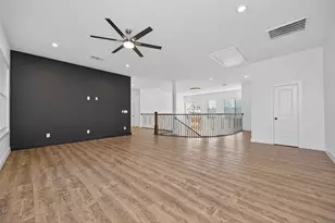 8006 Longridge Dr, Houston, TX 77055 - Photo 38