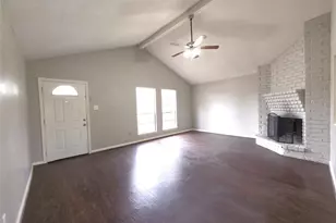 9814 Kiwi Ln, Conroe, TX 77385 - Photo 4
