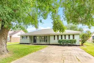 103 Honeysuckle, Lake Jackson, TX 77566 - Photo 36