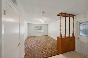 903 E Spreading Oak Dr, Houston, TX 77076 - Photo 10