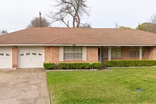 903 E Spreading Oak Dr, Houston, TX 77076 - Photo 1