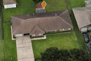 903 E Spreading Oak Dr, Houston, TX 77076 - Photo 32