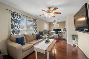 2906 Laurelridge Dr, League City, TX 77573 - Photo 4