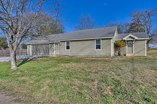 2511 S Market St, Brenham, TX 77833 - Photo 6
