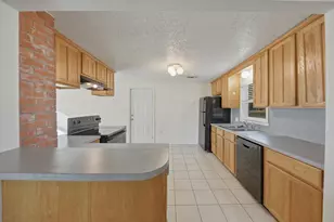 2511 S Market St, Brenham, TX 77833 - Photo 10