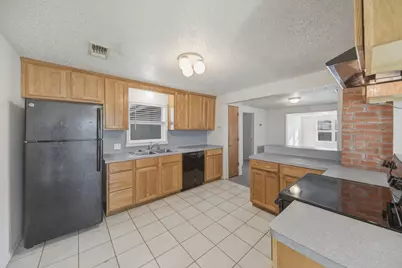 2511 S Market Street, Brenham, TX 77833 - Photo 12