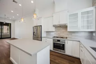 2715 Maxroy St, Houston, TX 77007 - Photo 4