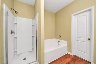 6915 Primrose Rd, Baytown, TX 77521 - Photo 6