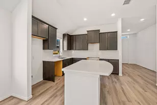 209 Cross Gable Ln, Dayton, TX 77535 - Photo 10