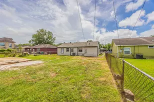 5007 Northridge Dr, Houston, TX 77033 - Photo 22