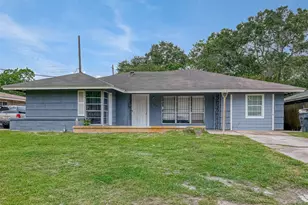 306 Hawthorne St, Houston, TX 77006 - Photo 1