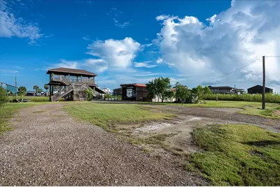 1123 Rosenbloom, Crystal Beach, TX 77650 - Photo 8