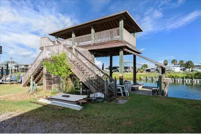 1123 Rosenbloom, Crystal Beach, TX 77650 - Photo 12