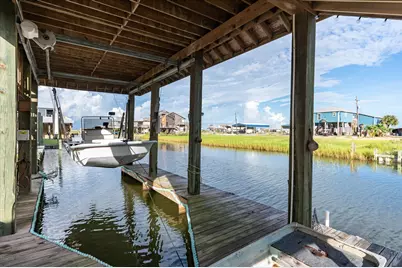 1123 Rosenbloom, Crystal Beach, TX 77650 - Photo 14