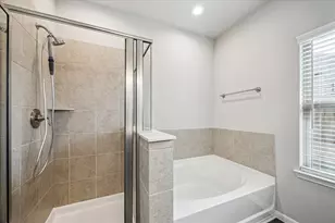 935 Golden Willow Ln, Conroe, TX 77304 - Photo 12