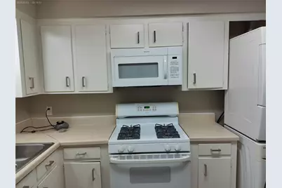 1102 W Tri Oaks Lane #103, Houston, TX 77043 - Photo 6
