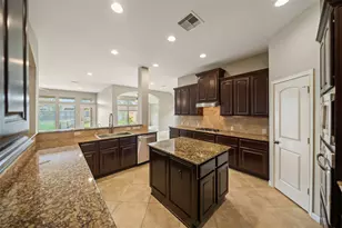 2818 Red Maple Dr, Katy, TX 77494 - Photo 10