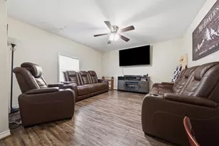 1103 James St, Deer Park, TX 77536 - Photo 4