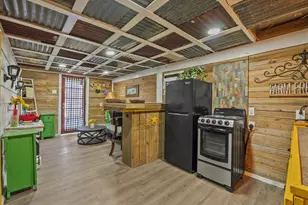 711 10th St, Dickinson, TX 77539 - Photo 20