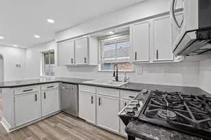7615 Braesdale Ln, Houston, TX 77071 - Photo 14