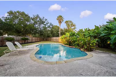 201 Carmicheal Court, League City, TX 77573 - Photo 34