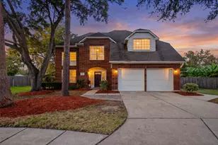 201 Carmicheal Ct, League City, TX 77573 - Photo 2