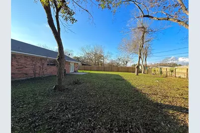 1415 Avenue C, Danbury, TX 77534 - Photo 18