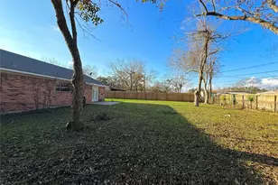 1415 Avenue C, Danbury, TX 77534 - Photo 18