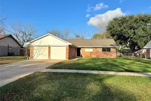 1415 Avenue C, Danbury, TX 77534 - Photo 1