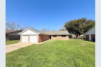 1415 Avenue C, Danbury, TX 77534 - Photo 1