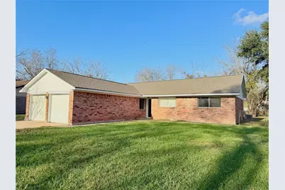 1415 Avenue C, Danbury, TX 77534 - Photo 2