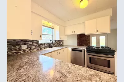 1415 Avenue C, Danbury, TX 77534 - Photo 6