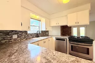 1415 Avenue C, Danbury, TX 77534 - Photo 6