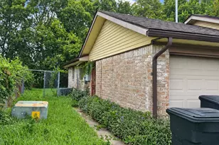 11738 Bay Cedar Dr, Houston, TX 77048 - Photo 2