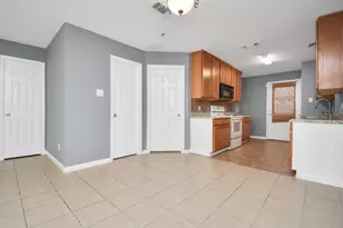 11899 Algonquin Dr, Houston, TX 77089 - Photo 10