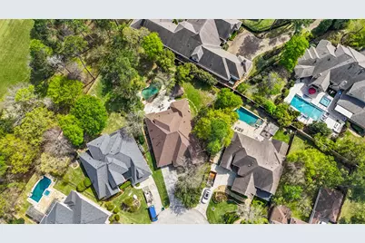 94 N Millsap Circle, The Woodlands, TX 77382 - Photo 2