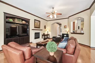 94 N Millsap Cir, The Woodlands, TX 77382 - Photo 10