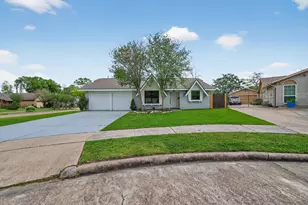 5743 Ludington Dr, Houston, TX 77035 - Photo 36
