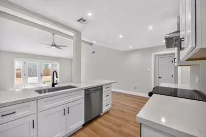 5743 Ludington Drive, Houston, TX 77035 - Photo 18