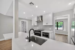 5743 Ludington Dr, Houston, TX 77035 - Photo 12