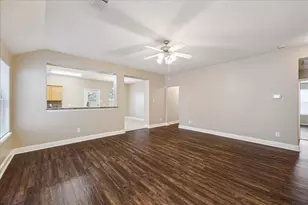 6830 Arbor Hollow Ln, League City, TX 77539 - Photo 8