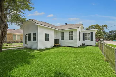 4601 Avenue O 1/2, Galveston, TX 77551 - Photo 28