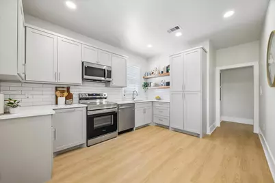 4601 Avenue O 1/2, Galveston, TX 77551 - Photo 14